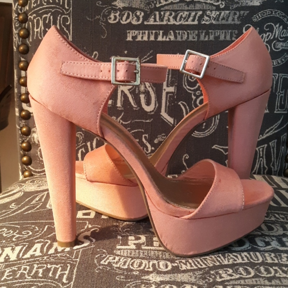 HOT TOMATO HIGH HEEL SUEDE SANDALS  SZ 8 1/2